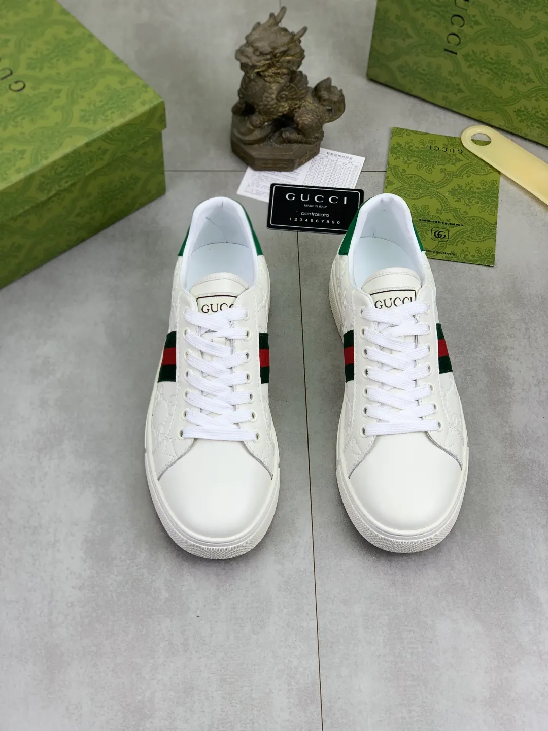 Men's Men's Shoes P420 💰[New Style] 🆘 The latest model from Gucci's official website🎁Classic casual and fashionable men's shoes👟Hot style💥Simple and elegant style, exclusive for trendy men. Unique latest brand elements from the official website👑Gucci original decoration, fashionable and generous, made of original soft calfskin fabric➕Comfortable soft sheepskin lining ✅The official website specifies wear-resistant rubber outsole_full of elasticity, classic model taken in real life🎬Color: 2️⃣colors available😍Number: 38-44